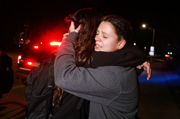 Beberapa orang terluka dalam penembakan di kampus sebuah perguruan tinggi di Amerika Serikat, Senin, 13 Februari 2023 waktu setempat. Pelaku hingga kini masih buron.