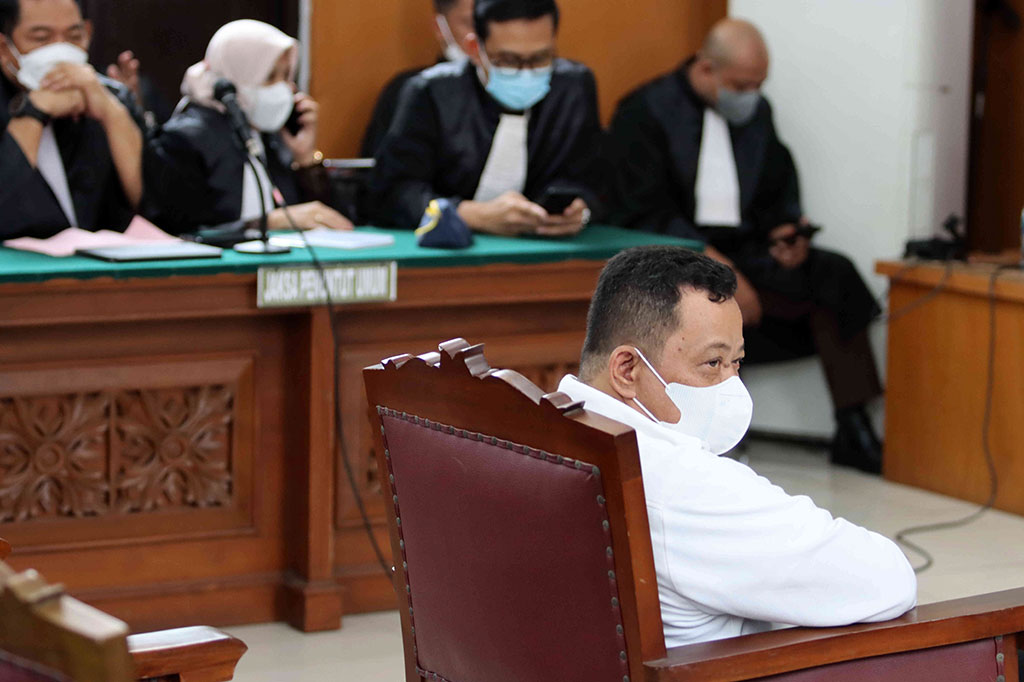 Sopir mantan Kadiv Propam Polri Ferdy Sambo, Kuat Ma'ruf, menjalani sidang vonis dalam kasus pembunuhan Brigadir Yosua Hutabarat, di Pengadilan Negeri Jakarta Selatan, Selasa, 14 Februari 2023. Kuat Ma'ruf divonis 12 tahun penjara.