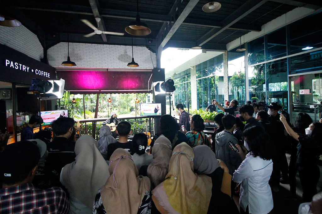 Musik Medcom merupakan program Medcom.id yang digelar setiap satu bulan sekali yang menampilkan berbagai genre aliran musik. Selain bintang tamu, Medcom Musik juga menampilkan band-band karyawan Media Group Network.