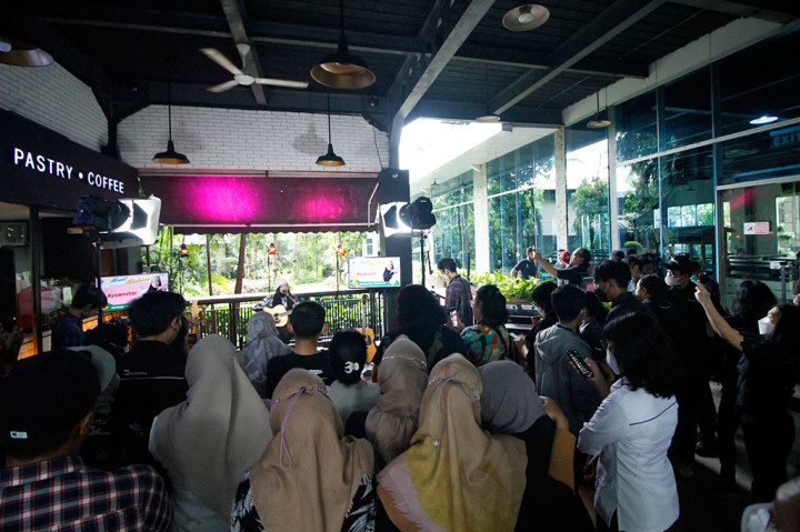 Musik Medcom merupakan program Medcom.id yang digelar setiap satu bulan sekali yang menampilkan berbagai genre aliran musik. Selain bintang tamu, Medcom Musik juga menampilkan band-band karyawan Media Group Network.