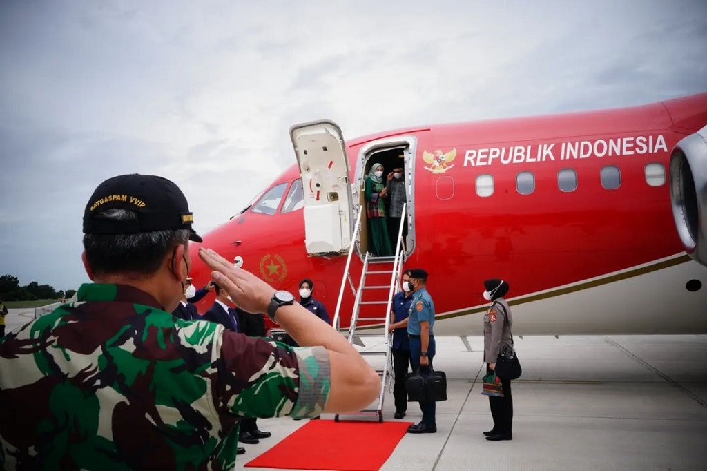 Selain itu, Wapres juga akan singgah di Masjid Raya Barus untuk menanam bibit kamper dan pohon rempah serta berziarah ke Kompleks Makam Mahligai yang berada di Desa Daek Dakka Barus. 