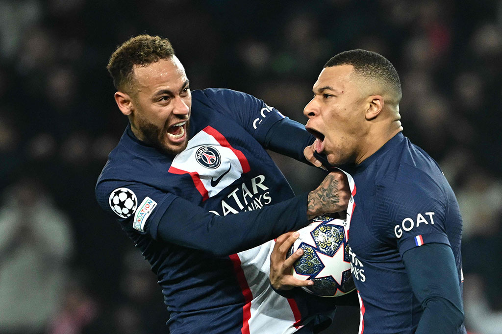 PSG kemudian berhasil menyamakan kedudukan pada menit ke-74 lewat sepakan Mbappe memanfaatkan kemelut di depan gawang Die Roten. Namun kegembiraan PSG tidak bertahan lama, karena dari tinjauan VAR Mbappe dalam posisi offside. Gol tersebut dianulir wasit.