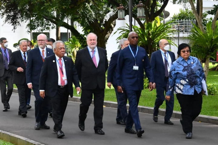 “Kita harus mempersiapkan World Water Forum berikutnya yang akan diadakan di Bali tahun depan dan bersama-sama dalam proses koordinasi kita mencoba memberikan solusi baru, respons baru yang memungkinkan kita meningkatkan akses air untuk miliaran orang,” ujarnya.
