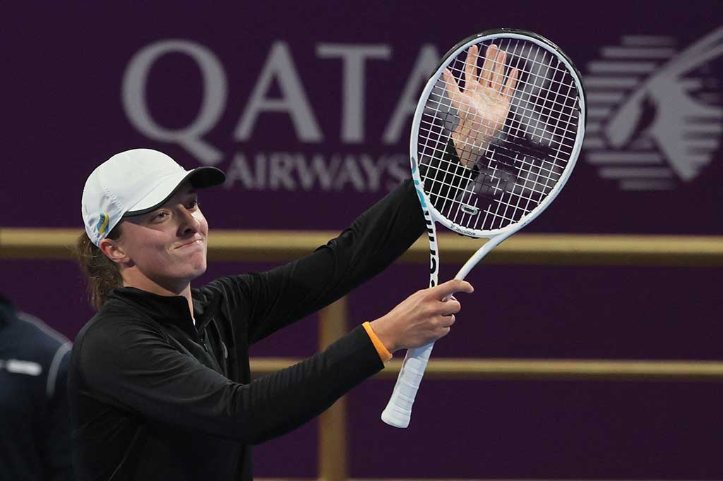 Petenis Polandia itu dijadwalkan menghadapi Belinda Bencic di perempat final, Kamis, 16 Februari, tetapi juara Abu Dhabi itu mengundurkan diri dari turnamen setelah membukukan kemenangan atas Victoria Azarenka.