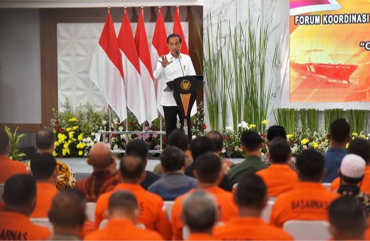 Selama beberapa tahun ini Indonesia diterpa sejumlah bencana dan kecelakaan besar. Presiden Joko Widodo pun mengapresiasi kecepatan serta respons dari Basarnas dalam menyelamatkan korban.