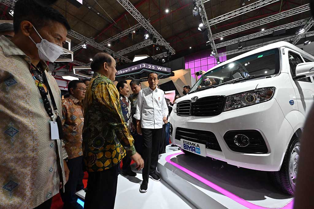 Pada kesempatan tersebut Presiden Joko Widodo meminta industri otomotif nasional untuk lebih berorientasi ekspor guna mengurangi kemacetan di berbagai daerah.