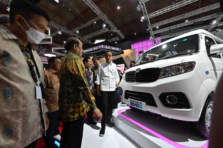 Pada kesempatan tersebut Presiden Joko Widodo meminta industri otomotif nasional untuk lebih berorientasi ekspor guna mengurangi kemacetan di berbagai daerah.