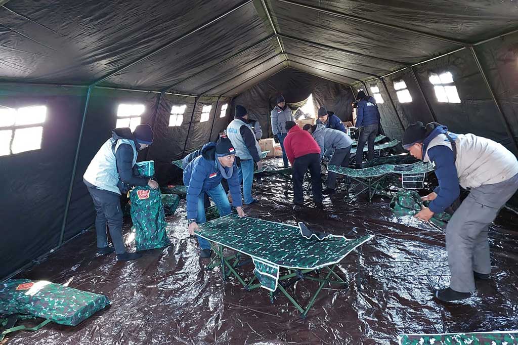 Berdasarkan situasi terkini di Hatay, Letkol Laut Hariyanto selaku Dansatgas Dukkes TNI menjelaskan ada beberapa kendala yang dihadapi oleh personel Satgas di antaranya suhu udara yang ekstrim yang tengah melanda Turki. 