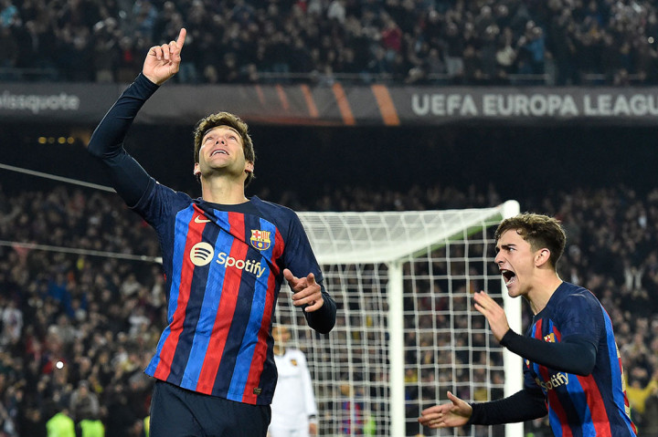 Selepas jeda istirahat, permainan tetap dalam tempo tinggi. Barcelona akhirnya berhasil memecahkan kebuntuan pada menit ke-50 lewat tandukan Marcos Alonso menyambut sepak pojok untuk menjebol gawang David De Gea untuk mengubah skor menjadi 1-0.