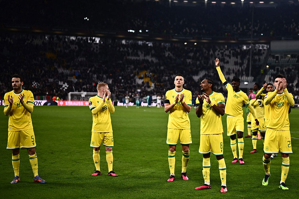 Pertandingan leg kedua akan berlangsung di Stade de la Beaujoire pada Jumat 24 Februari, dengan kedua klub masih memiliki kans besar lolos ke babak 16 besar.