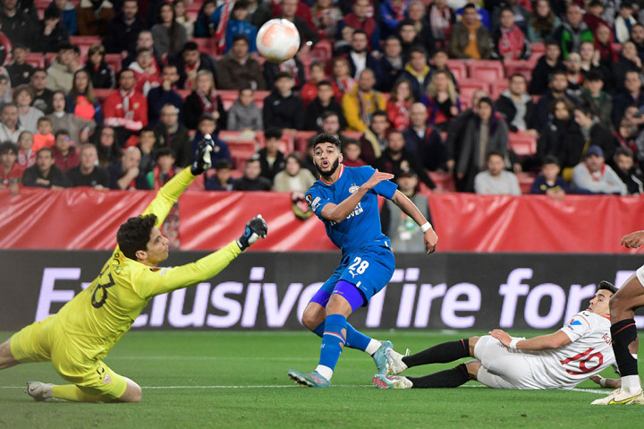 PSV berusaha untuk merespon ketertinggalan tiga gol tersebut. Mereka menciptakan sejumlah peluang, namun belum berbuah gol. Sementara Sevilla juga masih berupaya memperbesar keunggulan. Namun skor 3-0 untuk tuan rumah bertahan hingga laga usai. 