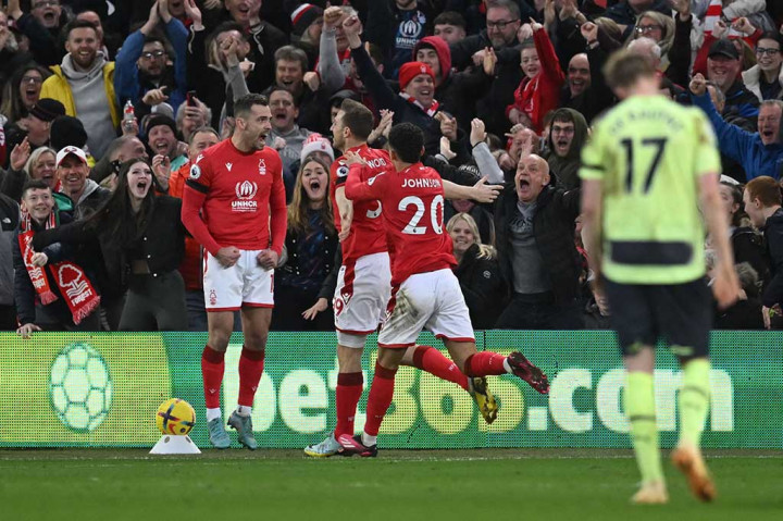 City kebobolan pada menit ke-84. Serangan dari sisi kanan dituntaskan dengan umpan tarik yang disambar Chris Wood di depan gawang. Skor menjadi 1-1.