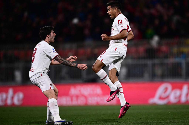 Pada menit ke-31. Bola sapuan tidak sempurna pemain Monza dikuasai oleh Junior Messias di tepi kotak penalti, dan pemain Brasil itu melepaskan tembakan keras kaki kiri untuk melesak masuk ke gawang Monza.