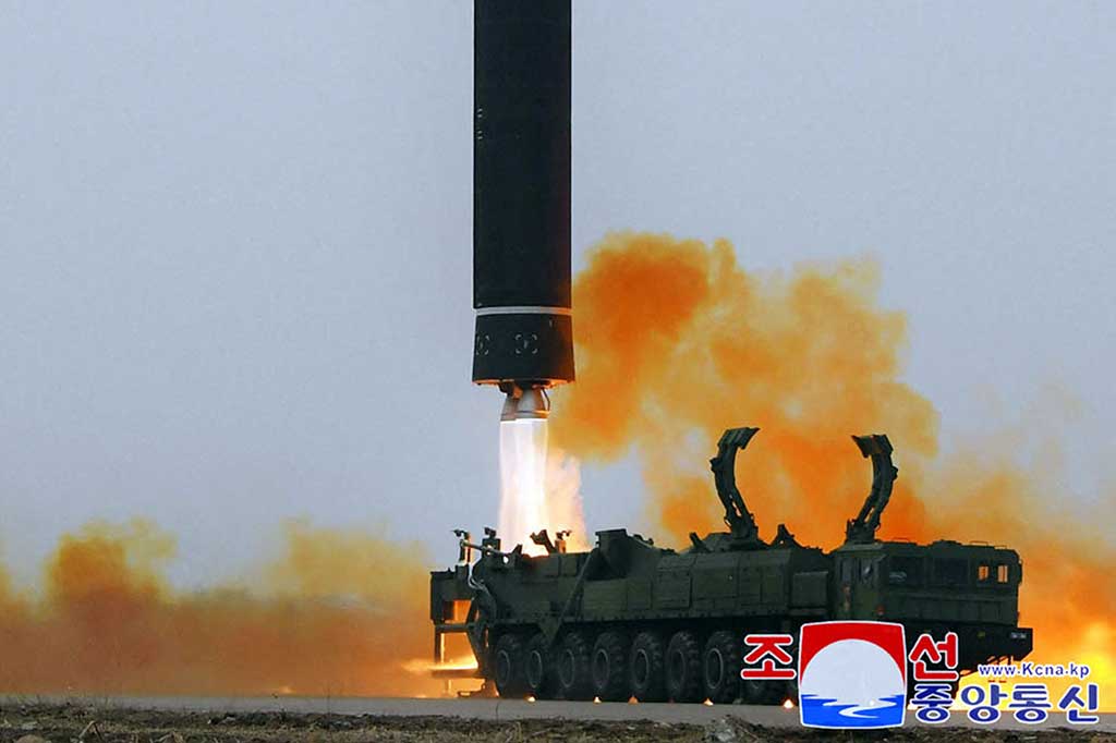 Korea utara melakukan uji coba rudal balistik antarbenua terbaru, Sabtu, 18 Februari 2023, yang pertama dalam tujuh minggu. 