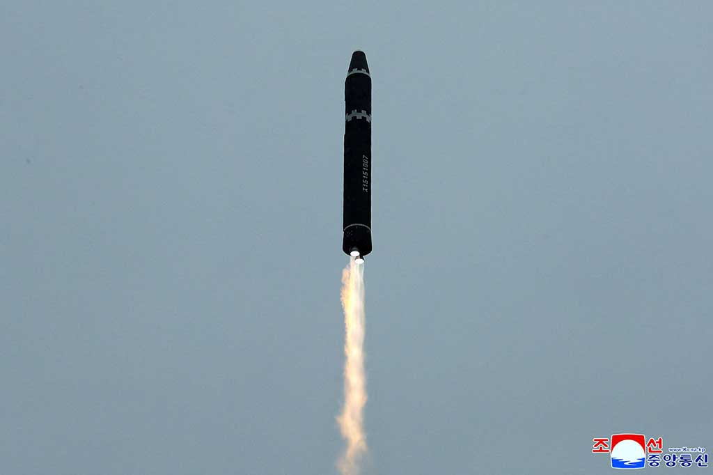 Peluncuran rudal tersebut dengan cepat mendapat kecaman dari Korea Selatan, Amerika Serikat, dan Jepang, karena menurut mereka mendarat di Zona Ekonomi Eksklusif (ZEE). Kelompok negara G7 dan Uni Eropa juga mengecam uji coba tersebut.