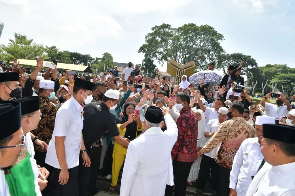 Lebih lanjut Wapres menyampaikan, selain wajib dalam menghindari kondisi bahaya sebagai langkah preventif, manusia juga harus selalu berusaha mencari jalan keluarnya. Solusi tersebut diutamakan yang membawa manfaat bagi sesama masyarakat.