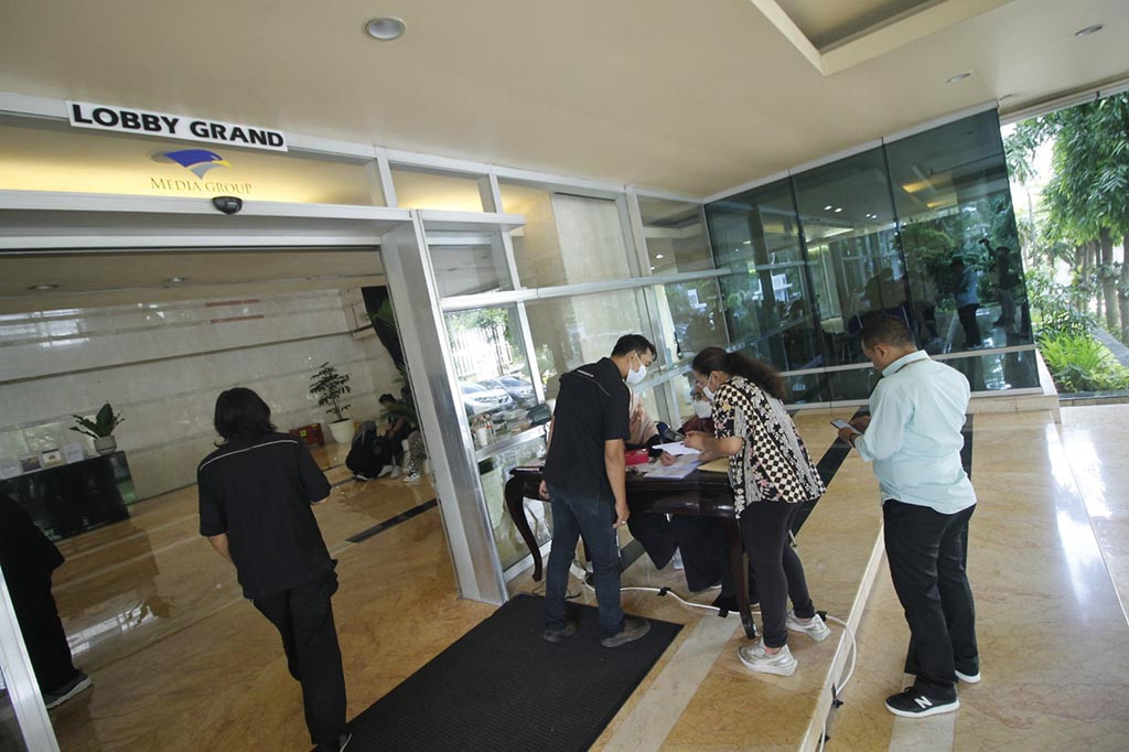 Media Group News menggelar vaksin booster kedua di Lobby Grand Metro TV, Kedoya, Jakarta Barat, Senin, 20 Februari 2023.