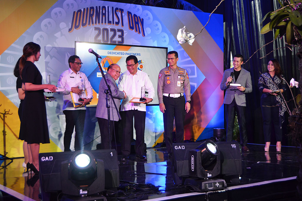 Selain Itu penghargaan juga diberikan kepada institusi yang menjadi partner terbaik dari MGN.