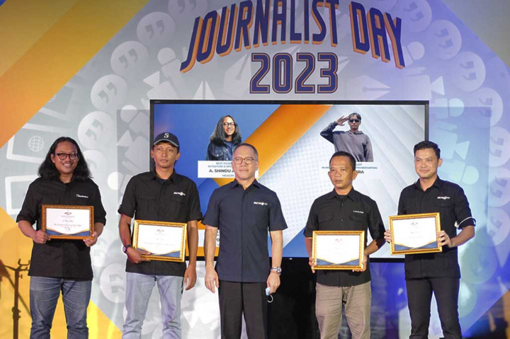 Sementara acara inti dari A Day With Journalist ini adalah pemberian penghargaan bagi para jurnalis MGN yang berprestasi.
