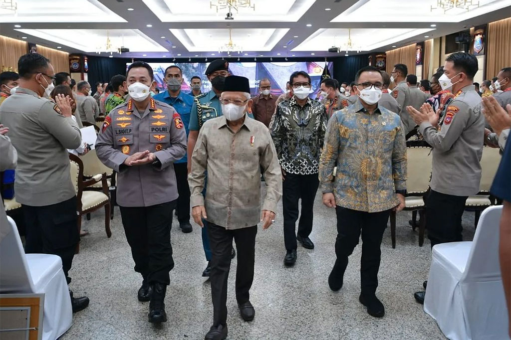 Wapres berpesan kepada Polri untuk menjaga dan memantapkan kinerja, serta memberikan pelayanan terbaik.