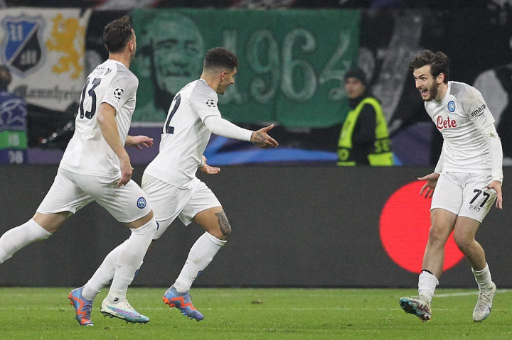 Keunggulan jumlah pemain berhasil dimanfaatkan Napoli untuk menambah keunggulan mereka pada menit ke-65. Kvaratskhelia menerima umpan di depan kotak penalti, dia kemudian melepaskan operan tumit ke Di Lorenzo yang menuntaskannya dengan tembakan ke pojok kiri gawang. Kedudukan 2-0 bertahan hingga laga usai.  