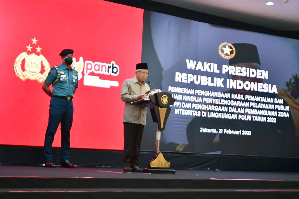 Wakil Presiden Ma'ruf Amin menekankan setiap skandal yang terjadi di institusi kepolisian harus menjadi dorongan untuk mempercepat reformasi institusi Polri. Wapres menyampaikan hal itu saat menghadiri acara Penghargaan Pelayanan Prima dan Zona Integritas di Lingkungan Polri, di Jakarta, Selasa, 21 Februari 2023.