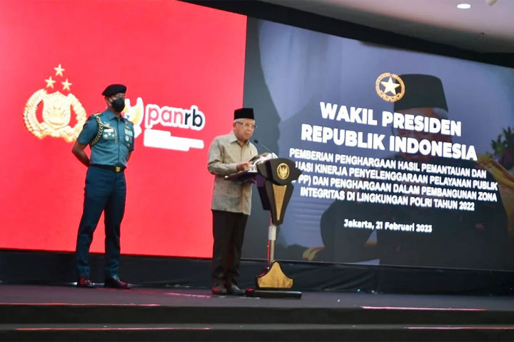 Wakil Presiden Ma'ruf Amin menekankan setiap skandal yang terjadi di institusi kepolisian harus menjadi dorongan untuk mempercepat reformasi institusi Polri. Wapres menyampaikan hal itu saat menghadiri acara Penghargaan Pelayanan Prima dan Zona Integritas di Lingkungan Polri, di Jakarta, Selasa, 21 Februari 2023.