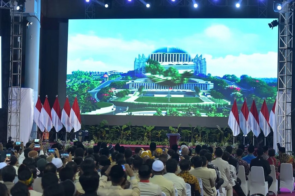 Setelahnya, Presiden melanjutkan perjalanan untuk meninjau lokasi Proyek Jalan Tol Ibu Kota Nusantara, Segmen 3B, Ruas KKT Kariangau – Sp. Tempadung, Kota Balikpapan.
