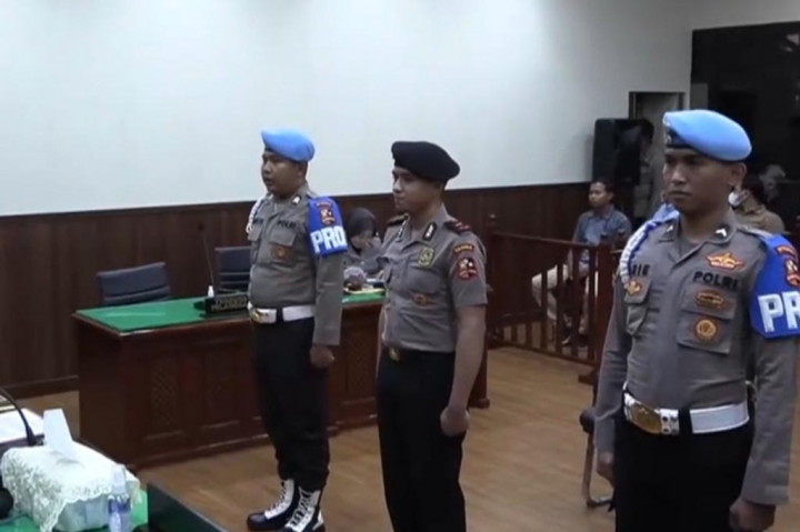 Divisi Humas Polri mengungkapkan perbuatan Eliezer dikategorikan sebagai perbuatan tercela. Maka, Eliezer diwajibkan meminta maaf secara lisan di hadapan sidang KEPP dan secara tertulis kepada pimpinan Polri. Eliezer juga harus menjalani sanksi yakni demosi selama satu tahun.