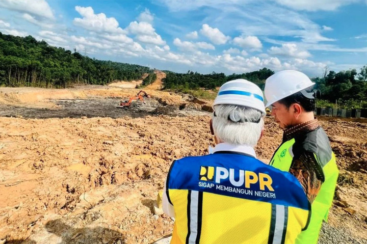 Kepala Negara menekankan bahwa pemindahan ibu kota tersebut bukan semata-mata memindahkan fisik bangunan atau gedung pemerintahan saja, melainkan memindahkan budaya kerja dan pola pikir baru disertai dengan sistem dan sumber daya manusia yang dipersiapkan secara baik. 