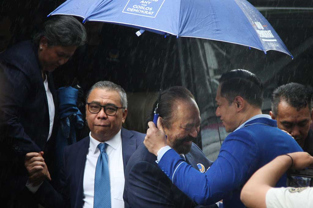 Ketua Umum Partai NasDem Surya Paloh tiba di Kantor DPP Partai Demokrat, Jakarta, Rabu, 22 Februari 2023. Surya Paloh menemui Ketua Umum Partai Demokrat Agus Harimurti Yudhoyono (AHY) untuk bersilaturahmi sekaligus membahas sejumlah hal.