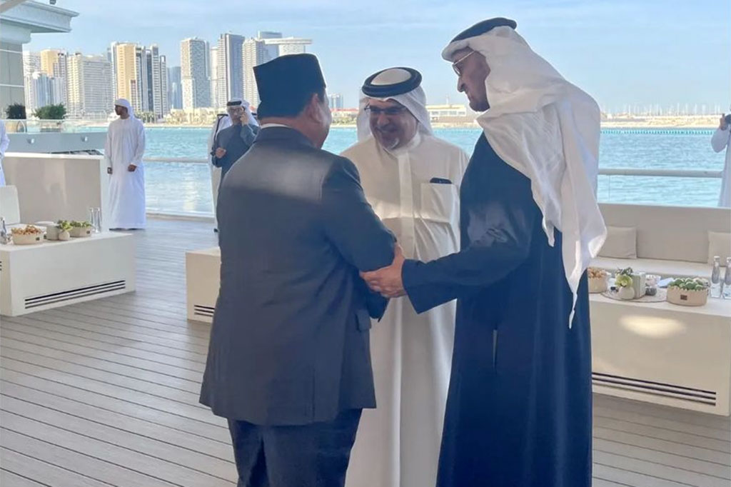 Indonesia berpartisipasi dalam pameran IDEX di ADNEC, Abu Dhabi, pada 21-25 Februari. Delegasi Indonesia, yang dipimpin Kementerian Pertahanan, membawa 12 industri pertahanan dalam pameran tersebut.