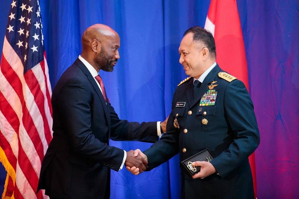 Kepala Staf Angkatan Udara (KSAU) Marsekal Fadjar Prasetyo, menegaskan, pesawat C-130 J Hercules pesanan TNI AU akan tiba di Tanah Air, pada 6 Maret 2023. 
