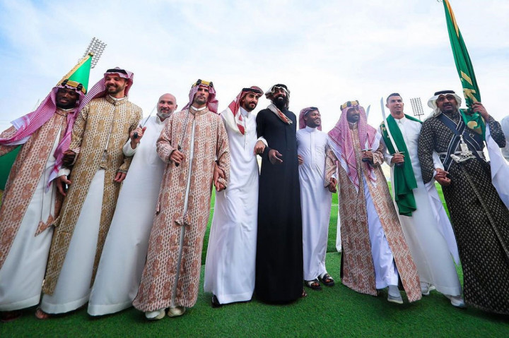 Hari Pendirian dirayakan di Kerajaan pada 22 Februari. 