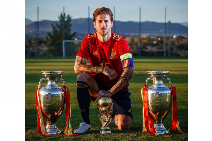 Sergio Ramos resmi pensiun dari tim nasional Spanyol pada Jumat, 24 Februari 2023, setelah berbicara dengan pelatih timnas saat ini Luis de la Fuente.