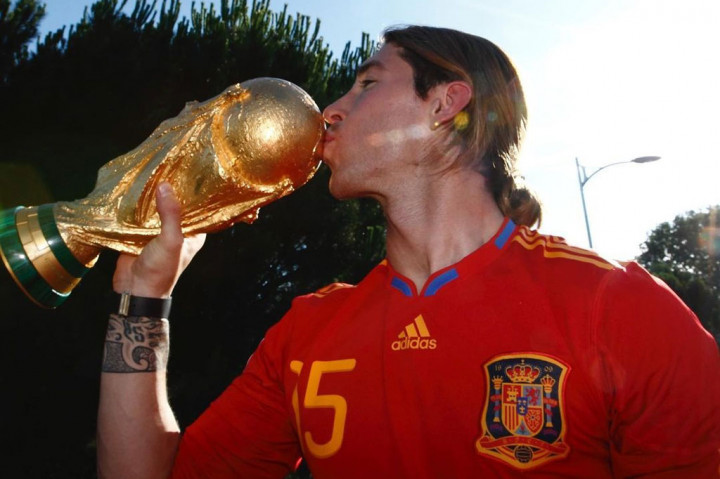 Ramos kemudian menyoroti pemain veteran lainnya yang masih tampil baik, termasuk rekan setimnya di PSG Lionel Messi yang menjuarai Piala Dunia tahun lalu bersama Argentina di usia 35 tahun.