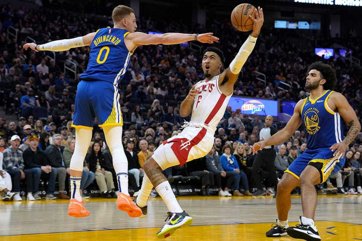 Sementara Kenyon Martin Jr menjadi pencetak poin tertinggi untuk Rockets dengan 22 poin, diikuti Tyty Washington Jr 15 poin, Jae' Sean Tate 14 poin, dan Jabari Smith Jr bersama Josh Christopher 13 poin.