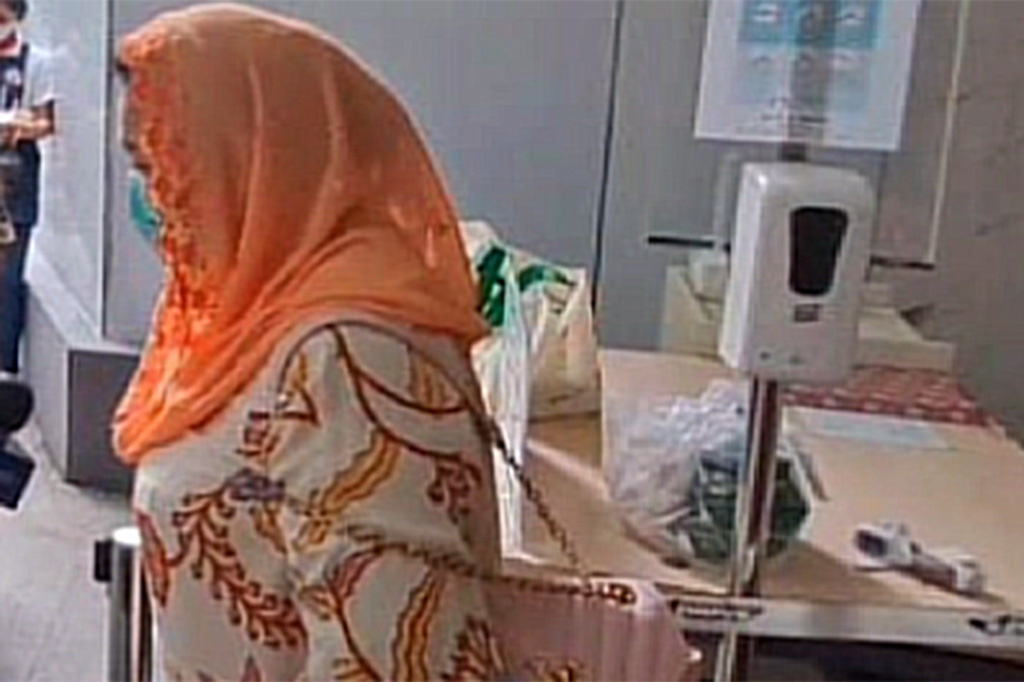 Selain Menkeu dan Menag, terlihat juga Yenny Wahid, putri Presiden keempat RI Abdurrahan Wahid. Yenny berharap kondisi David segera pulih dan agar dapat melakukan aktivitasnya kembali. 