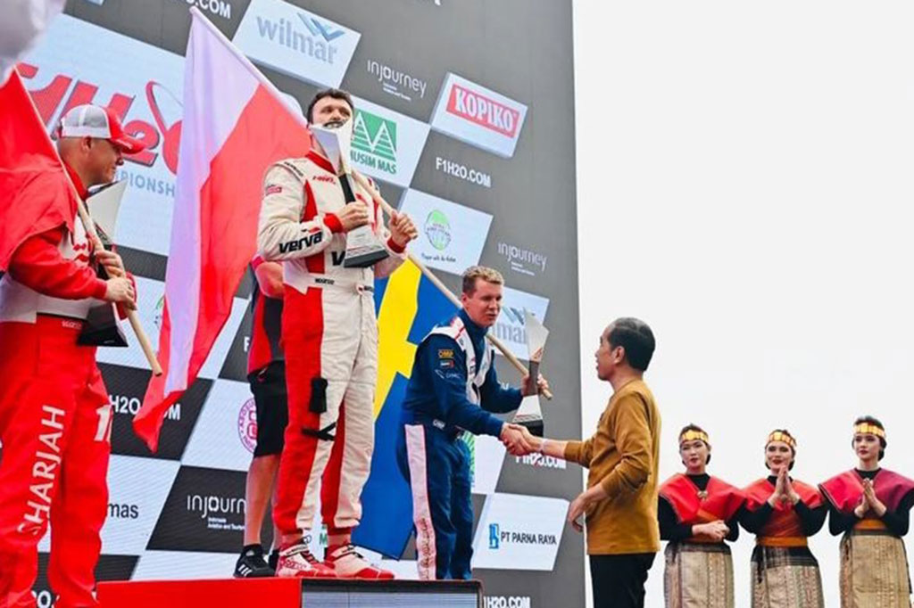 Seperti diketahui dalam balapan tersebut, Bartek Marszalek dari Tim Stromoy Racing F1H2O, yang mengawali lomba dari posisi terdepan (pole position) berhasil meraih juara pertama dengan mengalahkan Sami Selio dari Tim Sharjah yang harus puas finis di posisi kedua.