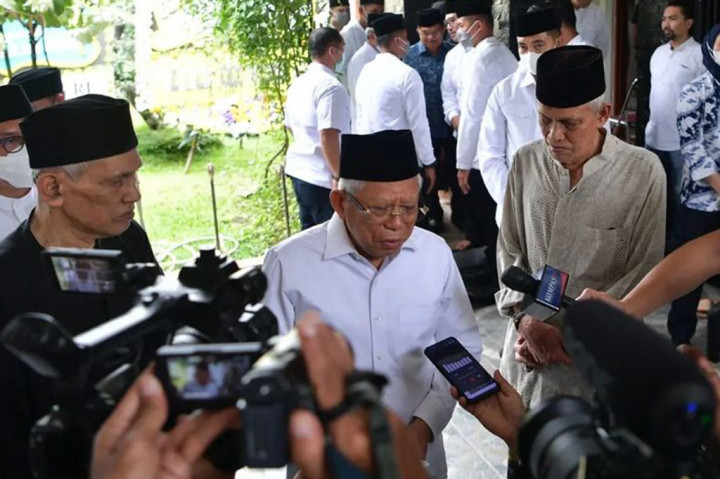 Dalam keterangan persnya usai takziah, Wapres mengenang sosok Kiai Ali Yafie sebagai seorang tokoh yang patut diteladani karena ilmunya. 