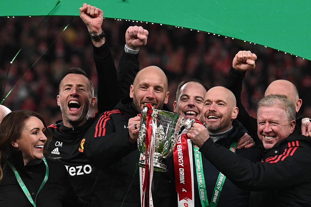 Dengan trofi ini, MU sukses mengakhiri enam tahun puasa gelar setelah terakhir sejak menjuarai Liga Europa 2016/2017. 