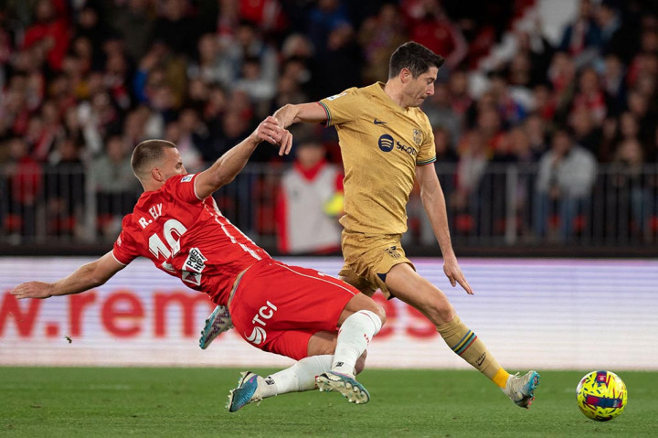 Barcelona gagal meraih poin penuh setelah kalah 0-1 oleh Almeria dalam pertandingan pekan ke-23 Liga Spanyol di Power Horse Stadium pada Senin, 27 Februari 2023 dini hari WIB.