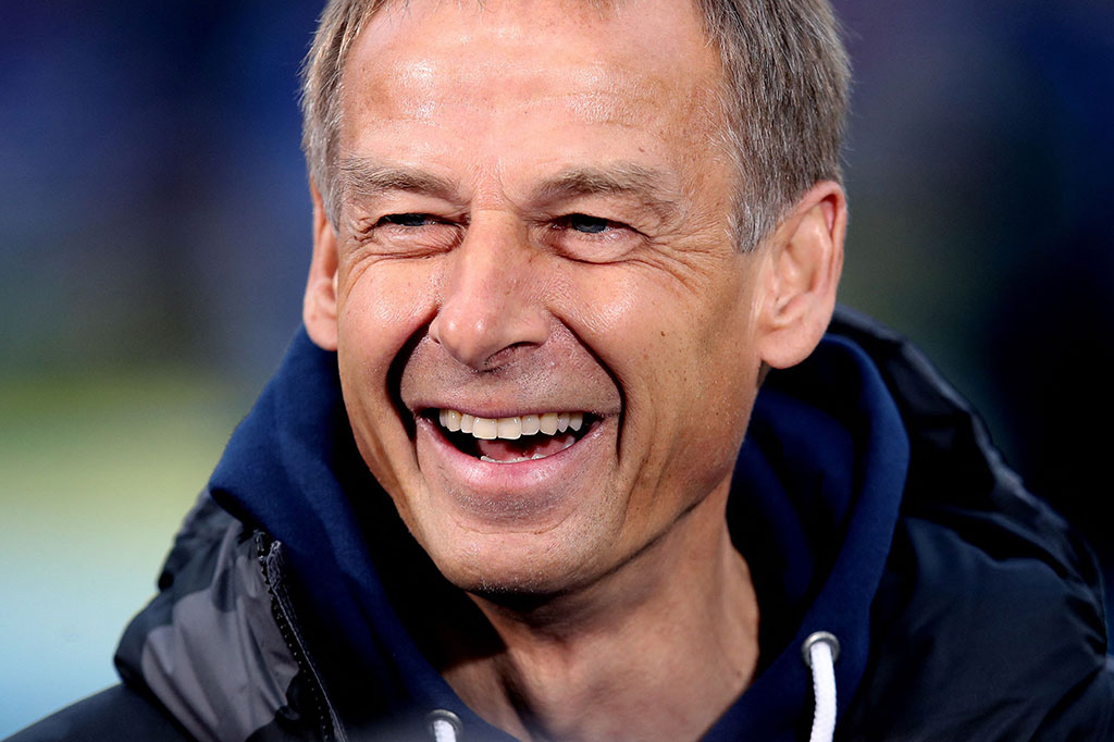Jurgen Klinsmann, yang memenangi Piala Dunia sebagai pemain tim nasional dan membantu Jerman mencapai semifinal sebagai pelatih, ditunjuk sebagai pelatih kepala timnas sepak bola Korea Selatan.