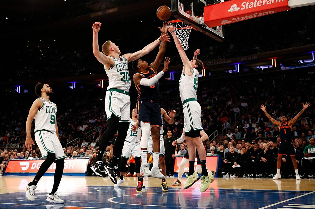 New York Knicks mendepak Boston Celtics dari posisi puncak klasemen NBA Wilayah Timur menjadi ke posisi dua, setelah menang dengan skor 109-94 dalam laga lanjutan NBA di Madison Suare Garden, Selasa, 28 Februari 2023 WIB.
