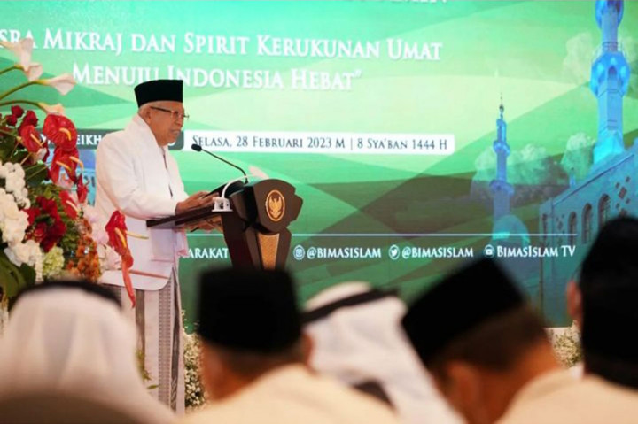 Wapres berharap pembukaan Masjid Raya Sheikh Zayed dapat digunakan masyarakat, akan menambah kuat karakter masyarakat Islam yang kuat akidahnya, berwatak keislaman, kebangsaan, dan keindonesiaan.