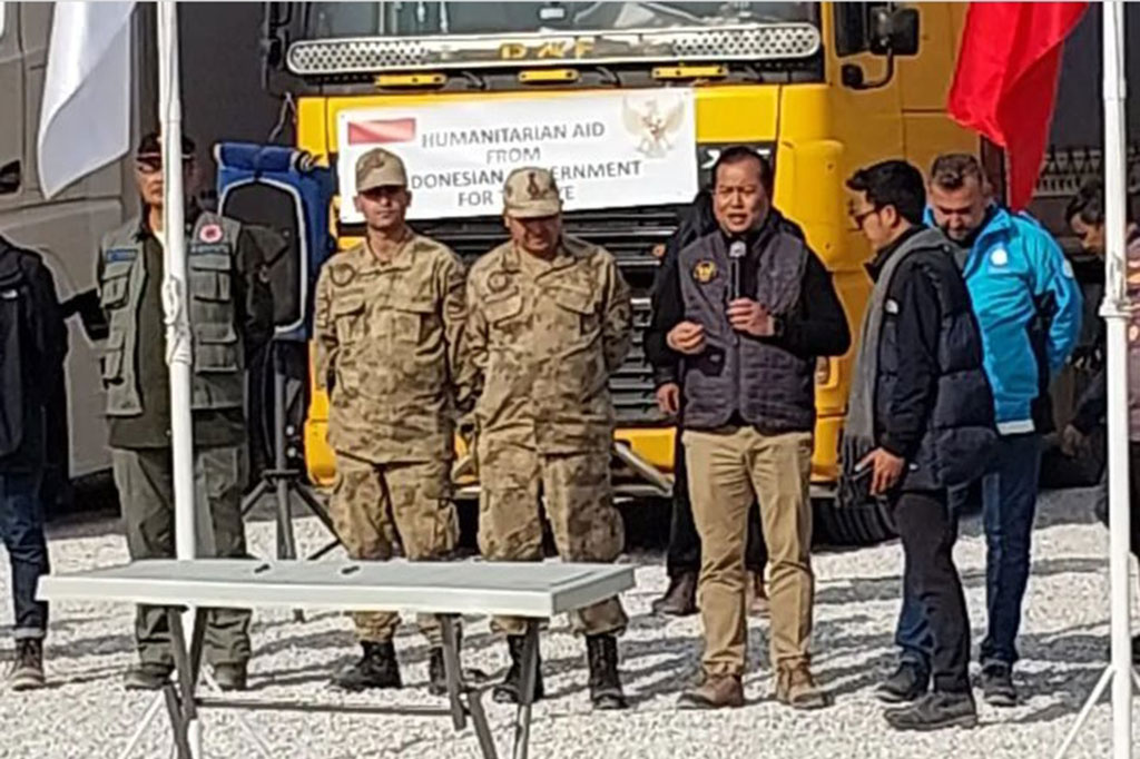 “Bantuan kemanusiaan ini sebagai wujud persahabatan kedua negara di mana pemerintah Turki selalu hadir yang pertama saat Indonesia mengalami bencana baik di Aceh maupun Palu,” pungkasnya.   