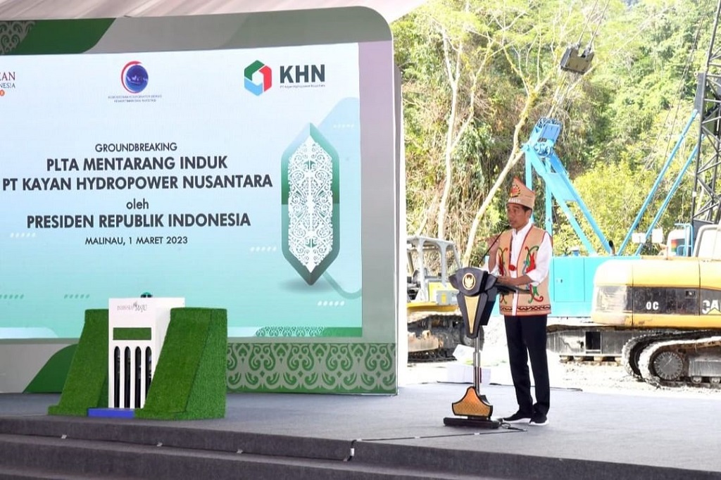 Presiden Joko Widodo menyebut dengan dimulainya pembangunan Pembangkit Listrik Tenaga Air (PLTA) Mentarang Induk di kabupaten Malinau, Kalimatan Utara, menjadi langkah Indonesia menuju transformasi ekonomi hijau.
