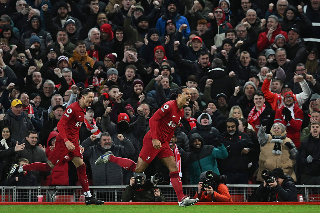 Liverpool akhirnya berhasil memecah kebuntuan pada menit ke-73. Sundulan Virgil van Dijk berhasil ditepis Sa. Namun bola rebound dikuasai Jota dan diumpan kembali kepada van Dijk yang kali ini sukses menjebol gawang lawan. Kedudukan menjadi 1-0.