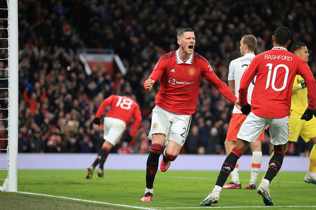 Beberapa menit kemudian, MU akhirnya benar-benar berhasil menyamakan kedudukan. Tendangan sudut Bruno ke kotak penalti mengenai Nayef Augerd sebelum masuk ke gawangnya sendiri. Skor menjadi 1-1.