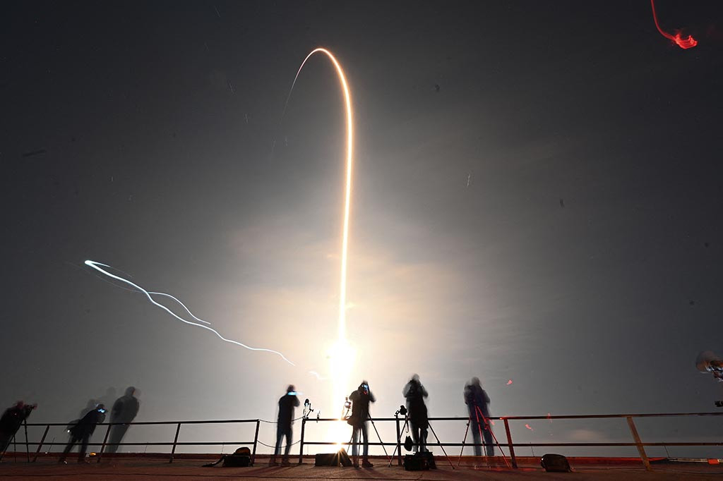 Stephen Bowen dan Warren Hoburg dari NASA, Andrey Fedyaev dari Rusia, dan Sultan al-Neyadi dari Uni Emirat Arab akan menghabiskan enam bulan di stasiun yang mengorbit.
